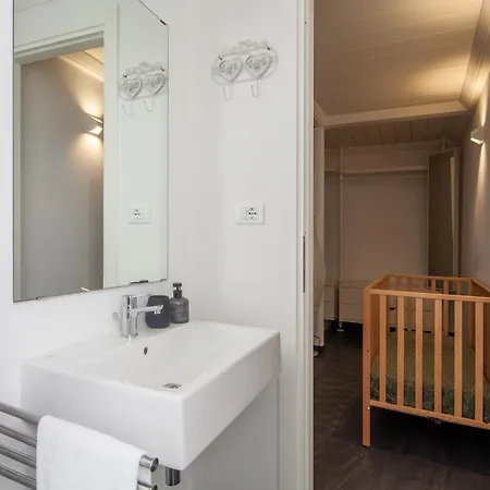 Dal Sarto Nel Palazzo Del 1600 *